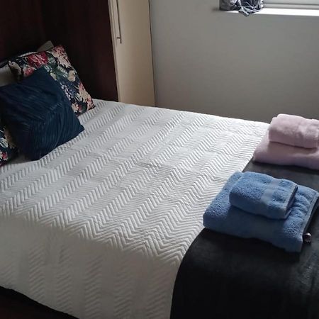 Notting Hill Next Door Bedroom In The Share Flat London Eksteriør billede
